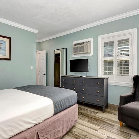 Shoreline Suites & Cabana Cottages - Beachfront Дейтона Бийч Екстериор снимка