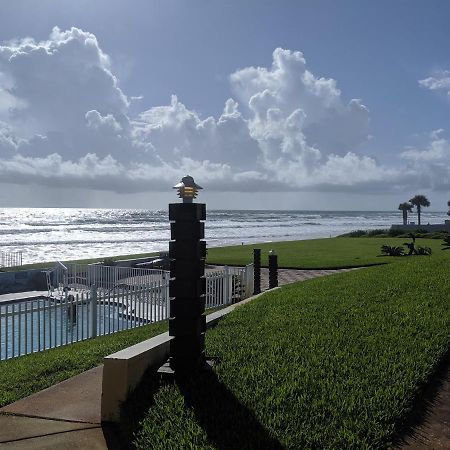 Shoreline Suites & Cabana Cottages - Beachfront Дейтона Бийч Екстериор снимка