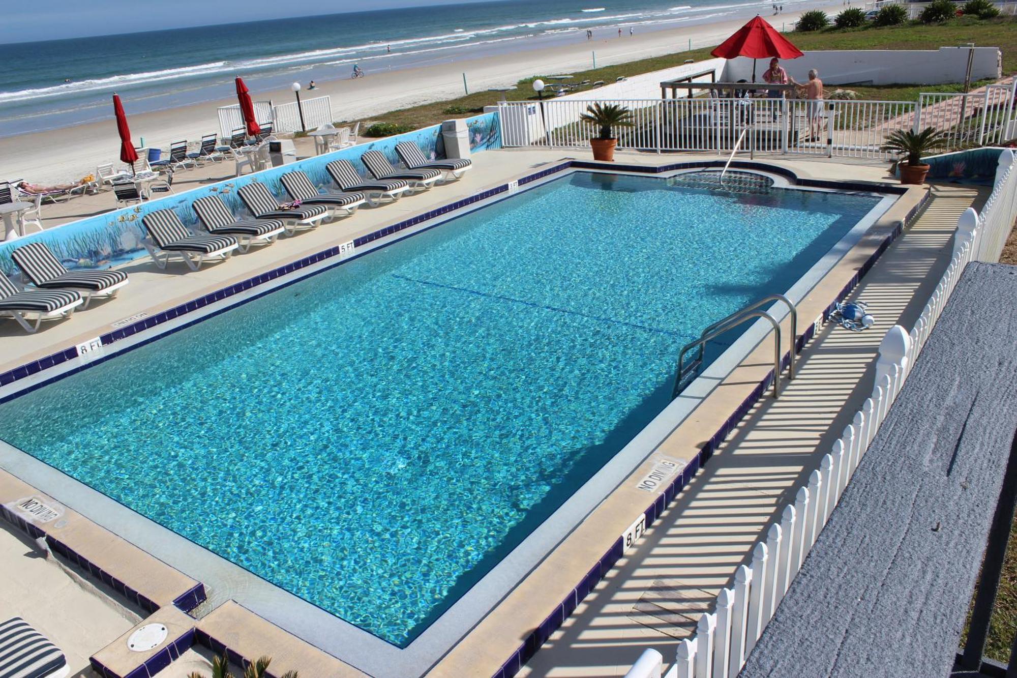 Shoreline Suites & Cabana Cottages - Beachfront Дейтона Бийч Екстериор снимка