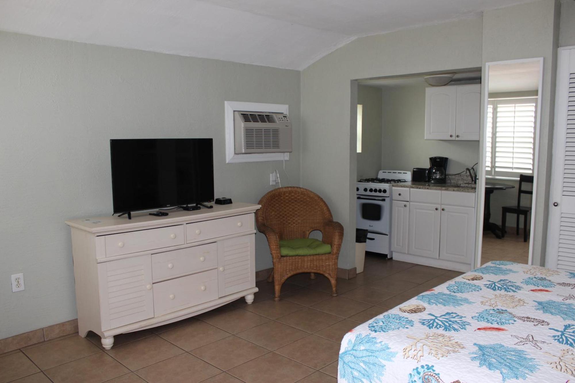 Shoreline Suites & Cabana Cottages - Beachfront Дейтона Бийч Стая снимка