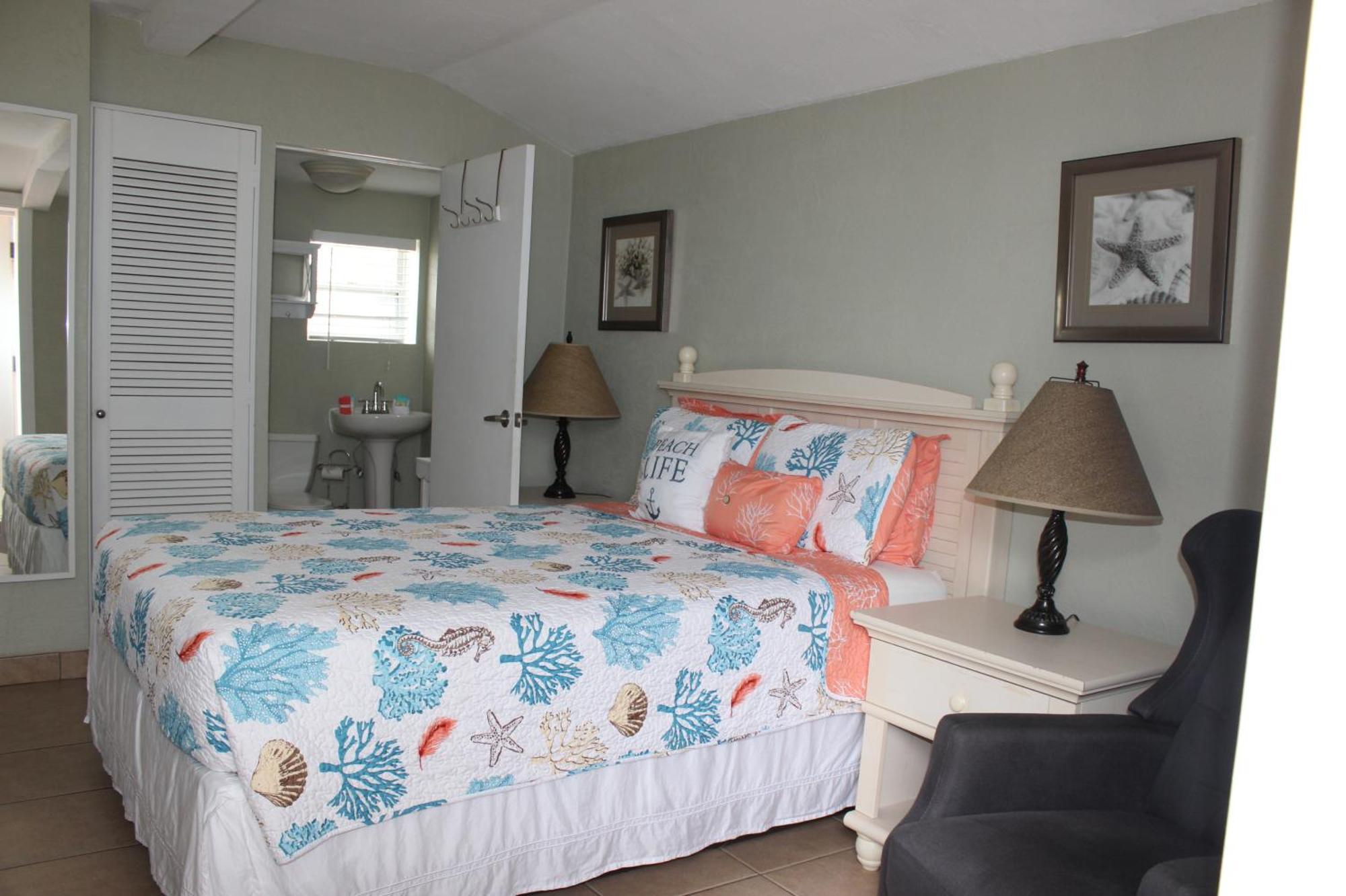 Shoreline Suites & Cabana Cottages - Beachfront Дейтона Бийч Стая снимка