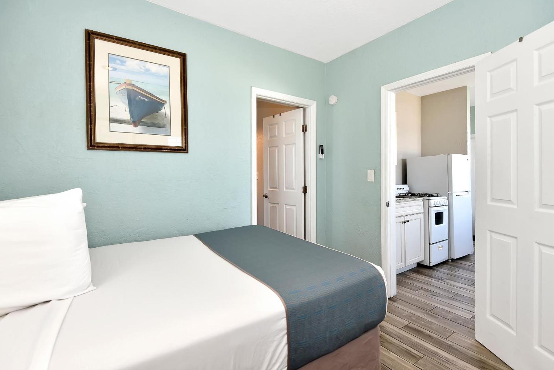 Shoreline Suites & Cabana Cottages - Beachfront Дейтона Бийч Екстериор снимка