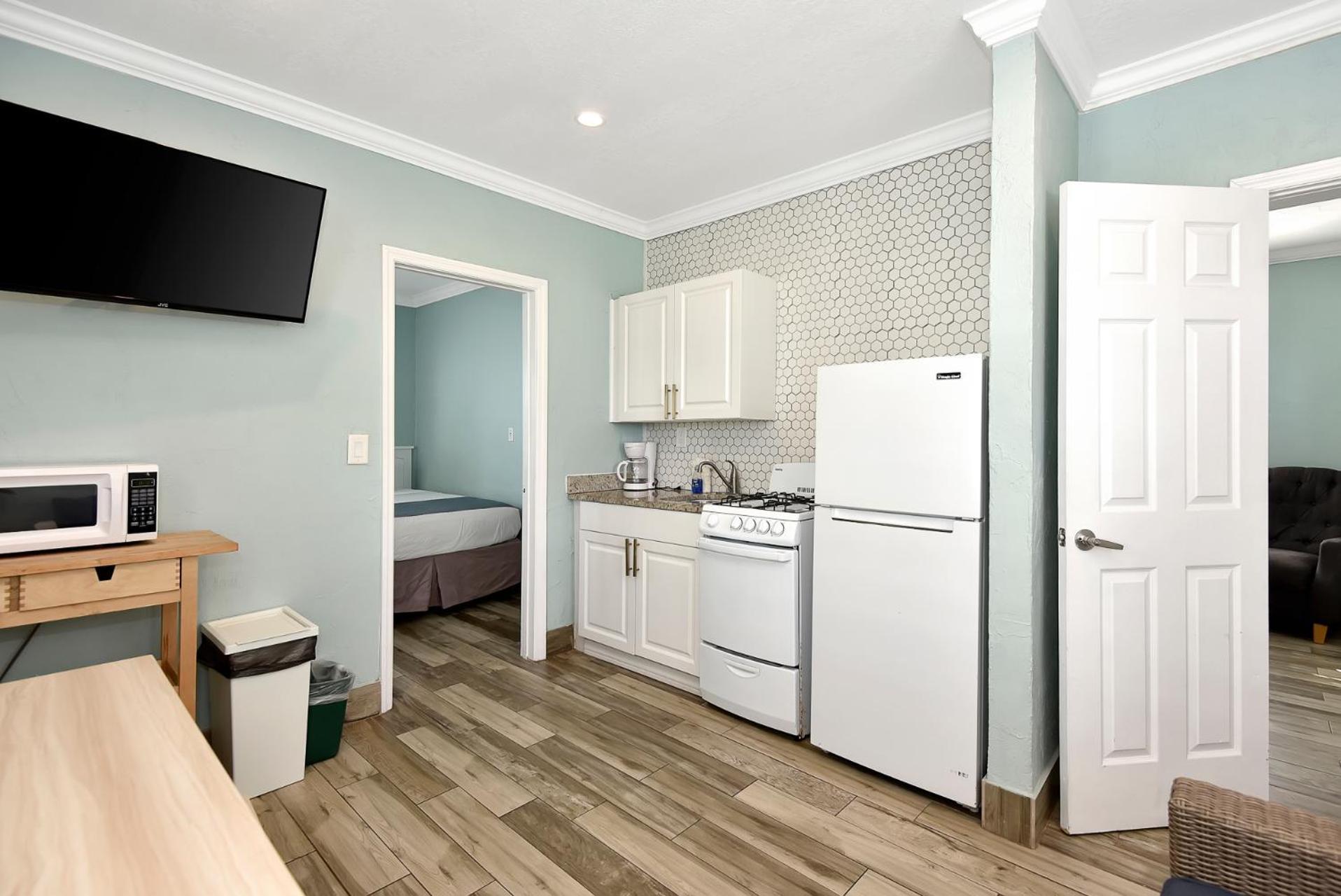 Shoreline Suites & Cabana Cottages - Beachfront Дейтона Бийч Екстериор снимка