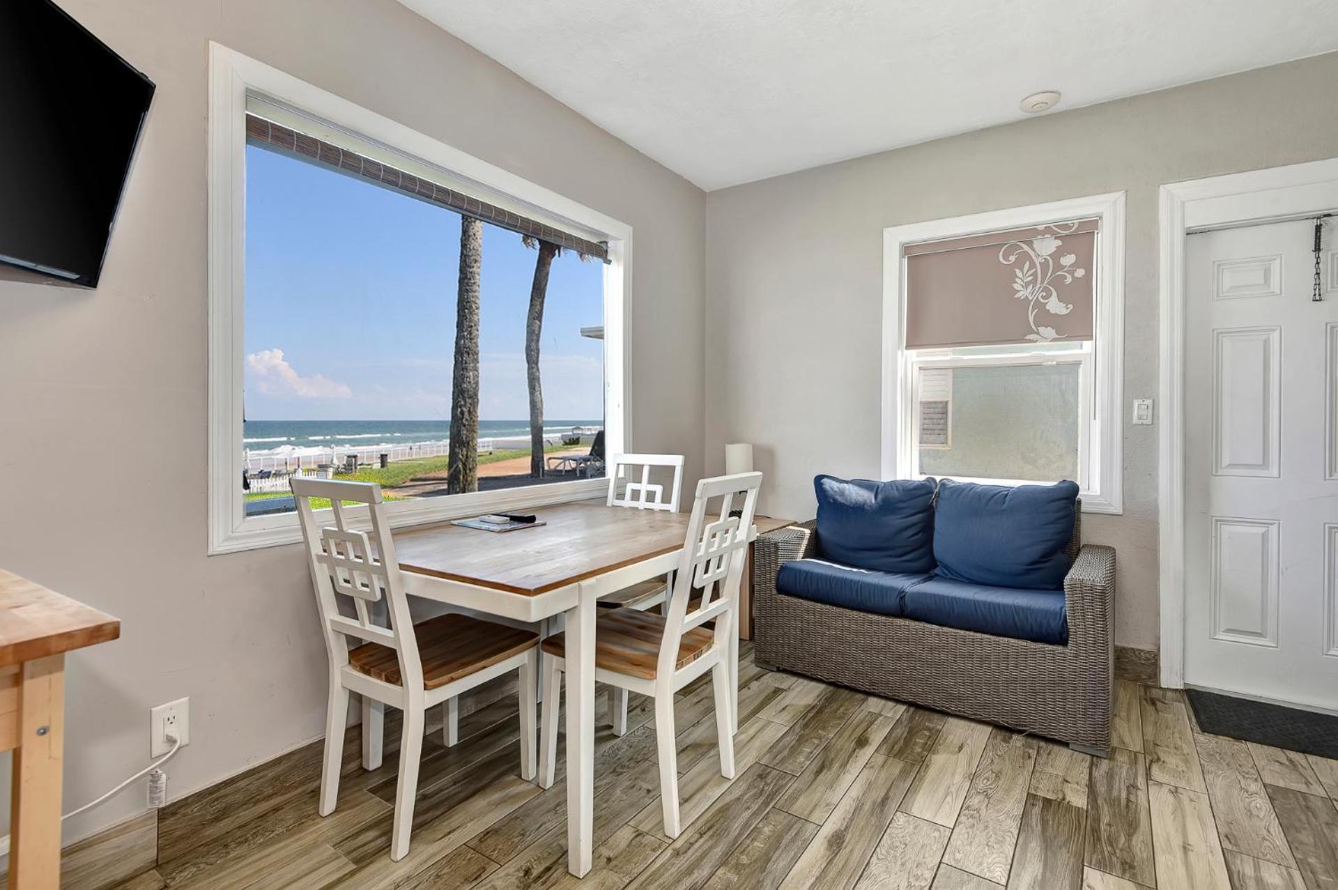 Shoreline Suites & Cabana Cottages - Beachfront Дейтона Бийч Екстериор снимка