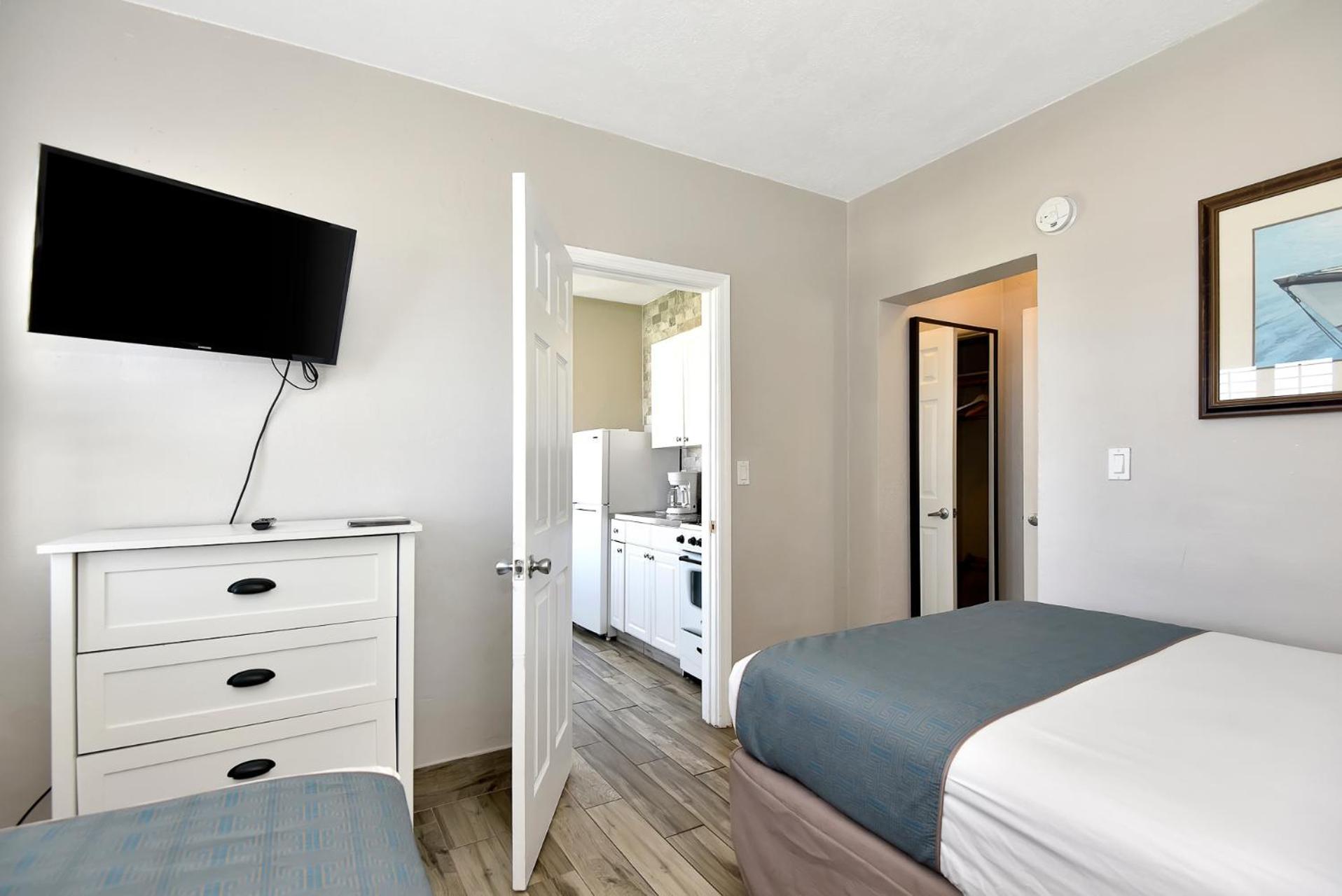 Shoreline Suites & Cabana Cottages - Beachfront Дейтона Бийч Екстериор снимка